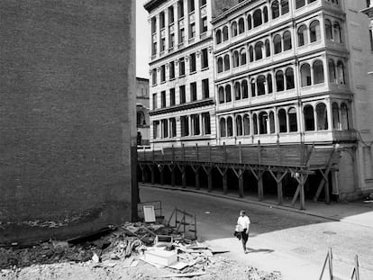 Calle Beekman 80 y 82, durante su demolición en 1967. |