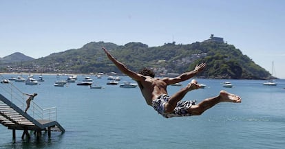 Finding relief from the heat in San Sebastián.