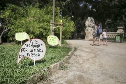 Acto de protesta del comite de empresa de Parcs i Jardins de Barcelona en el Parque de la Ciutadella para reivendicar mejoras del servicio.