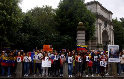 Una delegación de venezolanos salió a las calles de Dublín. 