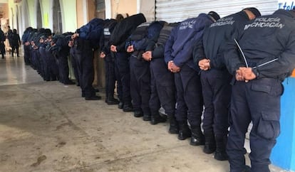 Agentes detenidos en Ocampo, Michocán