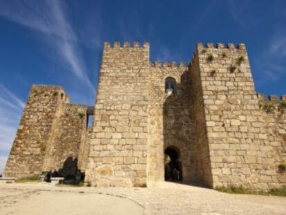 Del casco viejo de Cáceres al paisaje de Los Barruecos, localizaciones que han acogido el rodaje de la séptima temporada