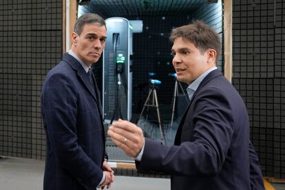 El presidente del Gobierno, Pedro Sánchez, este jueves en la sede de Wallbox, en Barcelona.