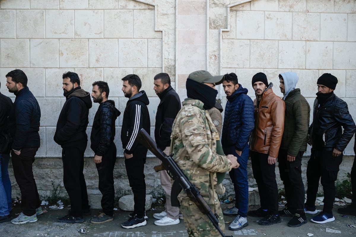 Syrian NGO: Mass Grave Near Damascus Holds 100,000 Bodies
