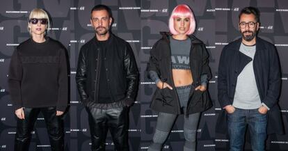 La actriz y cantante Najwa Nimri, el diseñador David Delfín, la actriz Verónica Echegui y el diseñador Juanjo Oliva no se perdieron la fiesta.