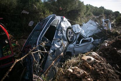 El nen de cinc anys desaparegut anava amb la seva mare i la seva germana amb cotxe quan els va envestir la riuada. La mare va morir, però abans va aconseguir salvar l'altra filla, una nena d'uns deu anys, però no el nen.