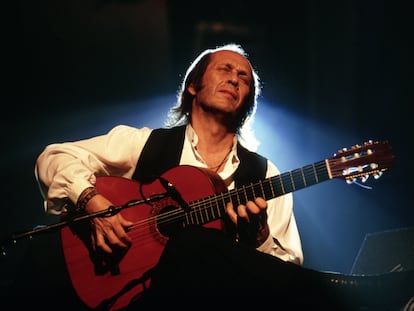 Le guitariste espagnol Paco de Lucía en un concierto en el Festival de Montreux, 1996.