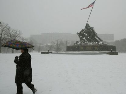 La nieve y el viento provocan la clausura de las oficinas del Gobierno federal en Washington.