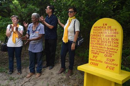 Fechamento das valas comuns de Colinas de Santa Fe, em Veracruz, no ano passado.