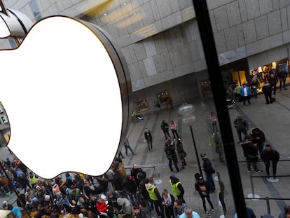 Imagen de una tienda de Apple en Múnich, desde donde el gigante traslada sus benéficos a la filial irlandesa.