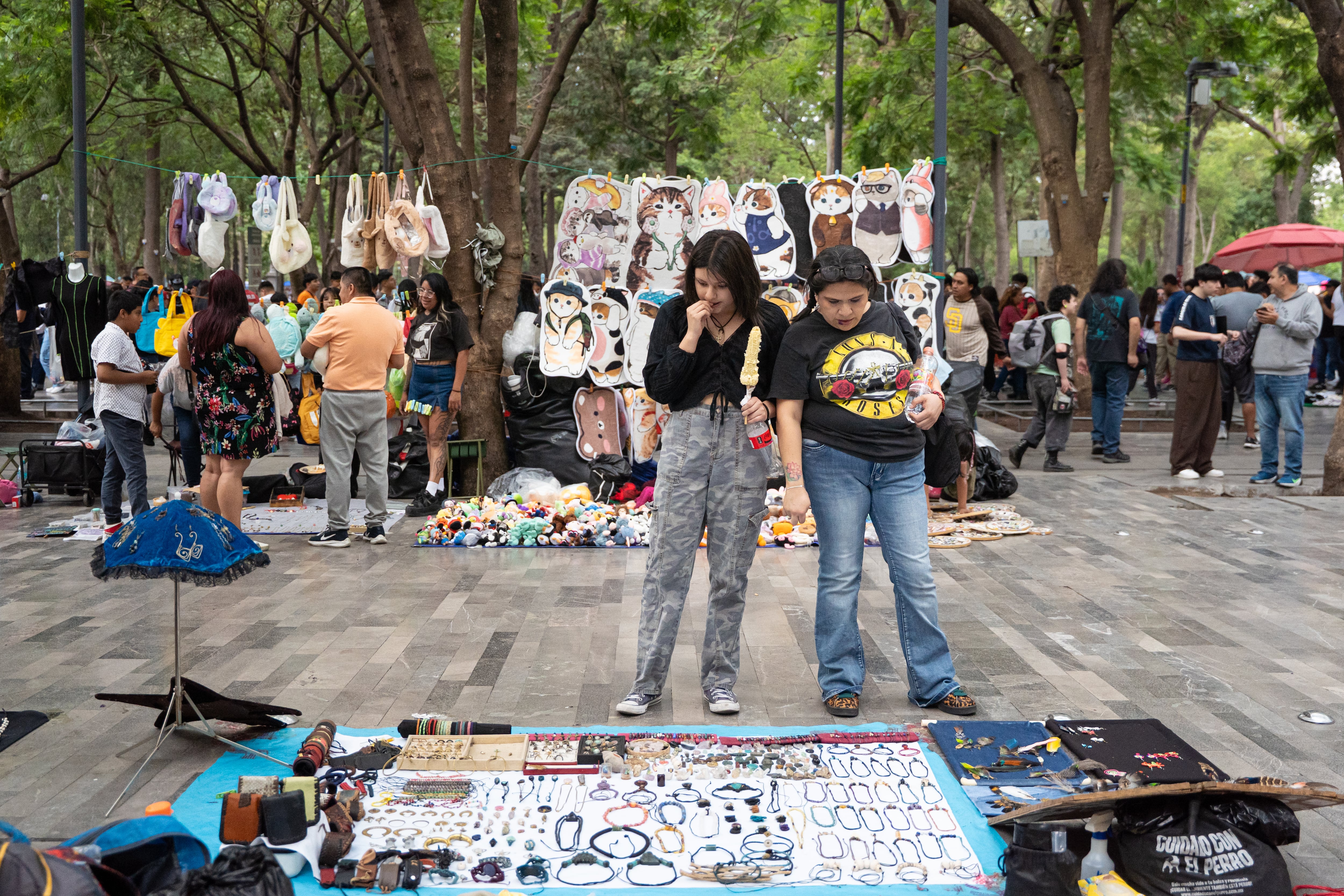 La sororidad mexicana descansa sobre las mantas de La Mercadita
