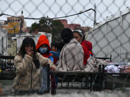 Menores en los albergues de Piniers en Ceuta, el pasado 20 de mayo.