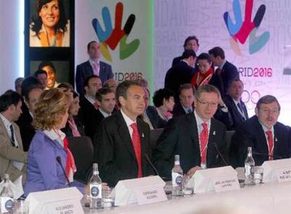 Alejandro Blanco, Aguirre, Zapatero, Gallardón, Lissavetzky y Pilar de Borbón, durante la presentación de la candidatura ante el COI.