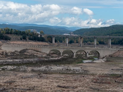 Pantano de Rialb en el termino municipal de Basella