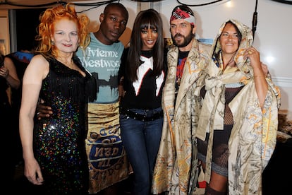 Con Naomi Campbell en un desfile de su amiga Vivienne Westwood en 2008.