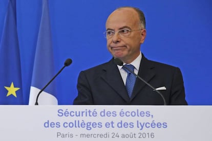 El ministro de Interior, Bernard Cazeneuve, el 24 de agosto en París.