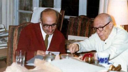 Josep Palau i Fabre junto a Pablo Picasso.