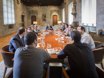 Els partits, a l'inici de la reunió al Palau de la Generalitat.