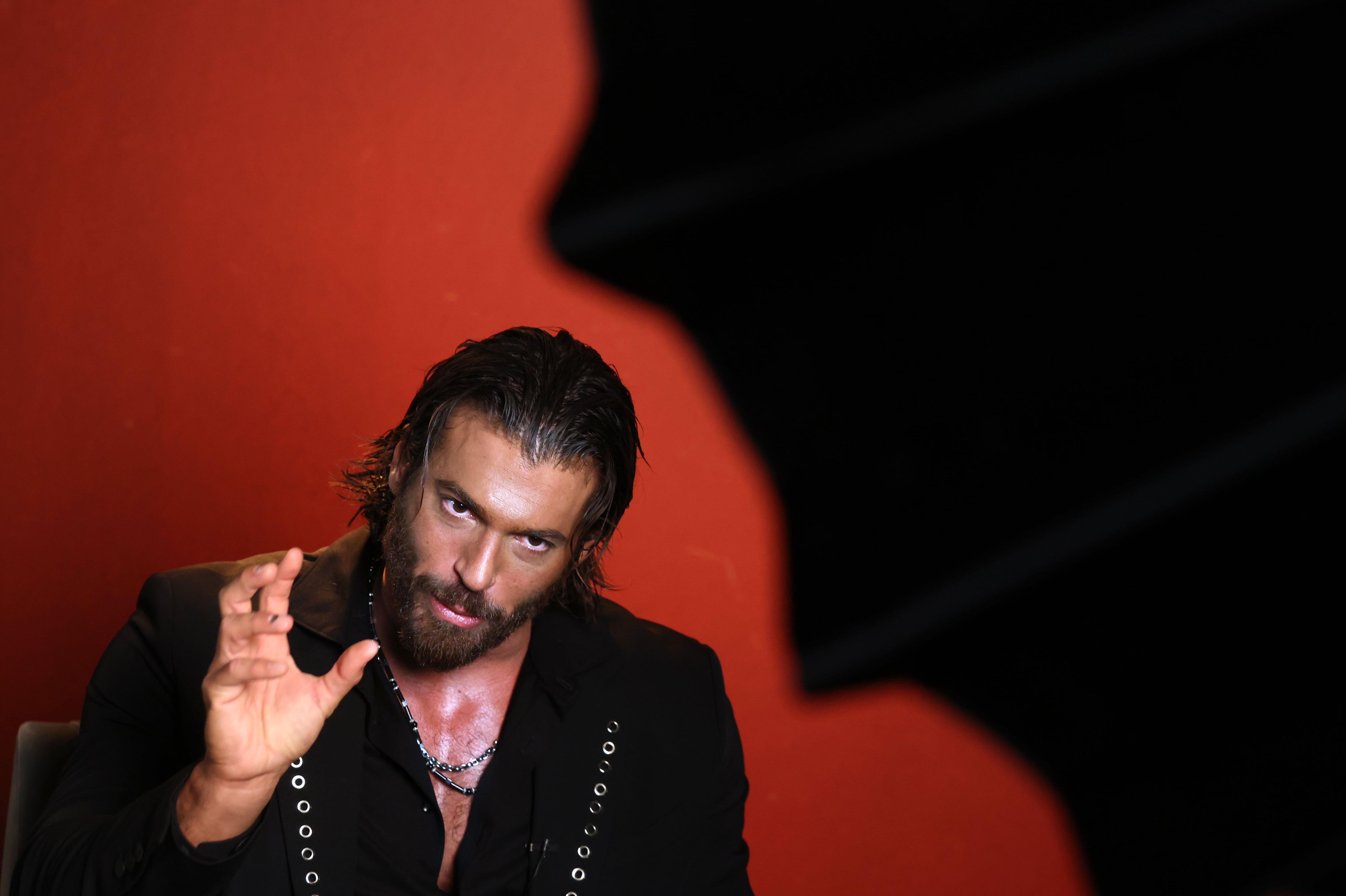 El actor Can Yaman, en un momento de la entrevista. 