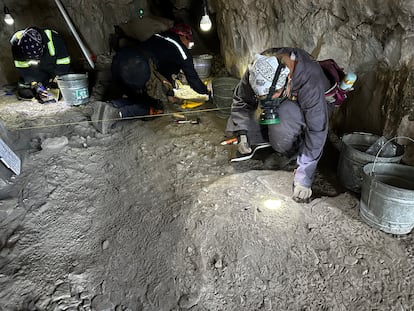 Arqueólogos trabajan en el yacimiento de La Morita II.