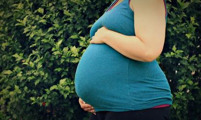 Una mujer en avanzado estado de gestación