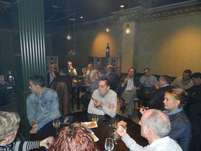 Un momento de la cata-maridaje de habanos que se ha celebrado en Bilbao.