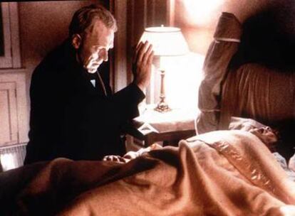 Max von Sydow, en plena acción en <i>El exorcista.</i>