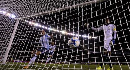 El gol en contra de Rolf Feltscher que lleg&oacute; luego de 309 minutos de sequ&iacute;a.