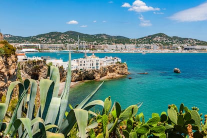 Panorámica de la ciudad de Ibiza (Baleares).