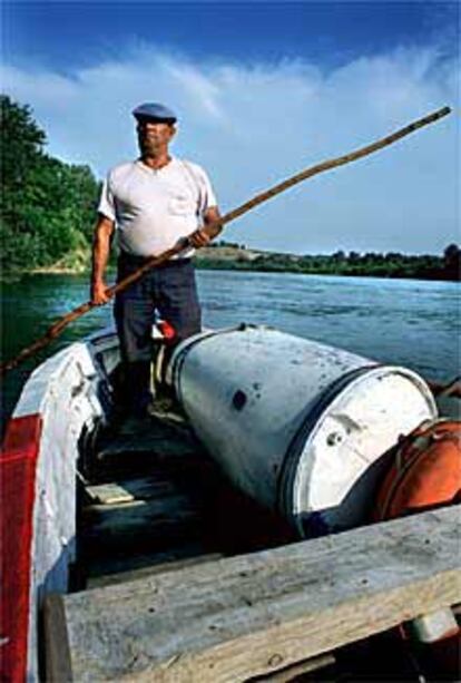 Enric Fabregat, el último barquero del Ebro.