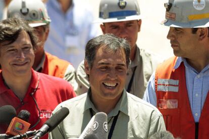 Manuel González, durante una rueda de prensa tras el exitoso rescate.