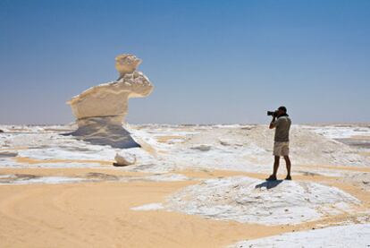 Formaciones calizas en el parque nacional del Desierto Blanco, en Egipto.