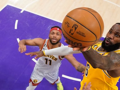 LeBron James durante el cuarto partido de la final de Conferencia entre Los Angeles Lakers y los Denver Nuggets.