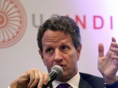 Tl secretario del Tesoro de Estados Unidos, Timothy Geithner, participa en una conferencia sobre el mundo empresarial en Nueva Delhi, India