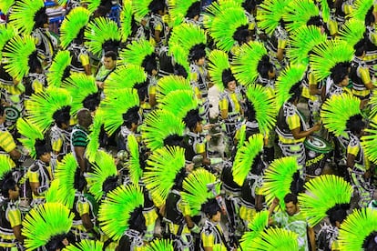 Verde eléctrico en el desfile del carnaval de Río.