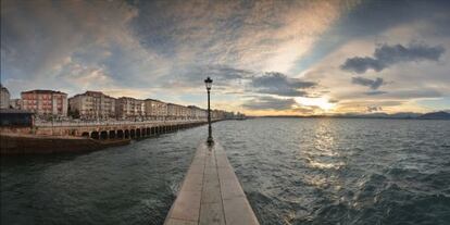 Panor&aacute;mica de la bah&iacute;a de Santander, en Cantabria.