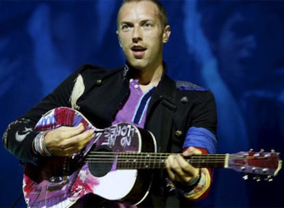 Chris Martin, en un momento de su actuación en Barcelona este sábado