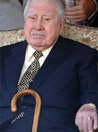 Augusto Pinochet, que hoy cumple 88 años, en su mansión de La Dehesa, en Santiago de Chile.