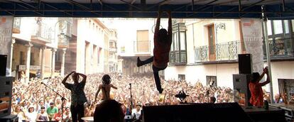Sidonie durante un concierto en la plaza del Trigo en 2014 en el Sonorama Ribera.