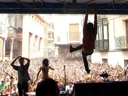 Sidonie durante un concierto en la plaza del Trigo en 2014 en el Sonorama Ribera. 