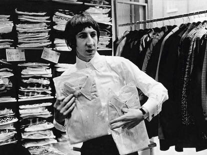 Pete Townshend, de compras en 1966. Fotografía perteneciente a la exposición 'Fifty Years of The Who by Colin Jones'. Hasta el 23 de marzo en la londinense Proud Camden Gallery (www.proud.co.uk)