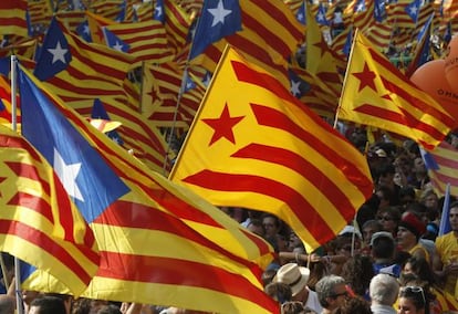 Banderas independentistas en el centro de Barcelona durante la celebración de la Diada, el pasado martes.
