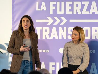 La ministra de Igualdad, Irene Montero, junto a Noemí Santana, consejera de Derechos Sociales del Gobierno de Canarias este domingo en un acto de Podemos en Arrecife (Lanzarote).