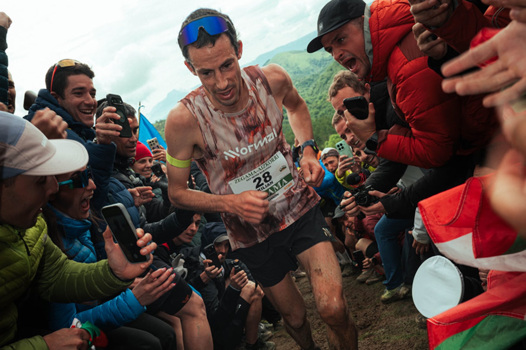 Kilian Jornet se perderá el UTMB por una lesión en la rodilla izquierda que pone en jaque su futuro