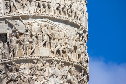 Detalle de la columna de Marco Aurelio, en la Piazza Colonna de Roma.