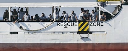 Arribada del vaixell de Proactiva Open Arms al port de Barcelona.