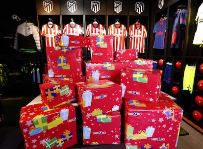 Toys ‘R’ Us y la Fundación Atlético de Madrid han impulsado una donación de juguetes a 10 hospitales madrileños. Ambas entidades se han comprometido con la infancia a través del juego en estas fechas especiales.