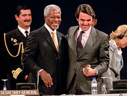 Kofi Anan y José María Aznar en la inauguración de la Asamblea de las Naciones Unidas sobre Envejecimiento