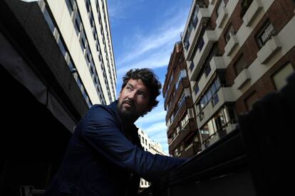 El director de cine Pedro Aguilera, en Madrid.