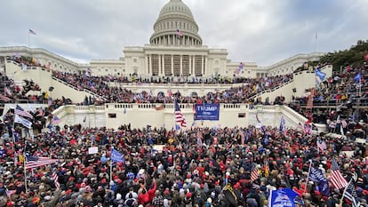 Miles de partidarios de Trump, el miércoles en el asalto al Capitolio.